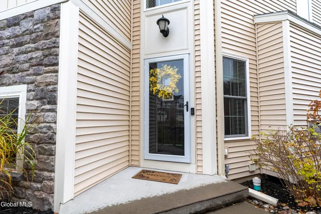 $520,000 | 27 Hillman Loop, Round Lake, NY 12151