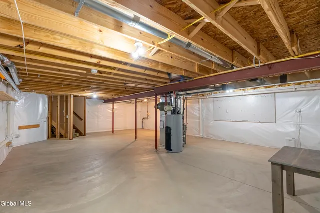 $520,000 | 27 Hillman Loop, Round Lake, NY 12151