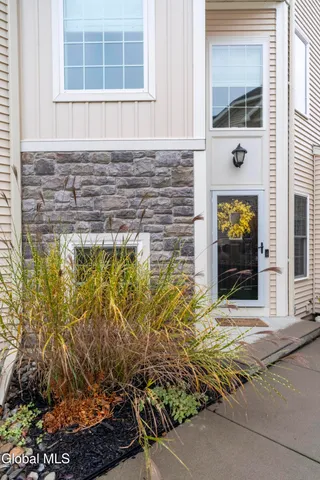 $520,000 | 27 Hillman Loop, Round Lake, NY 12151