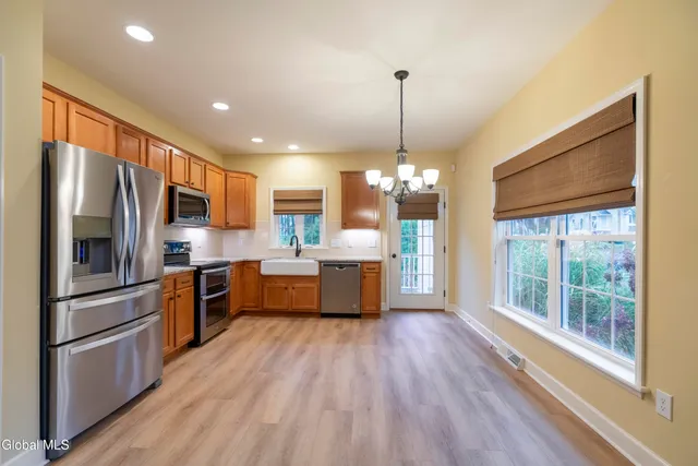 $520,000 | 27 Hillman Loop, Round Lake, NY 12151