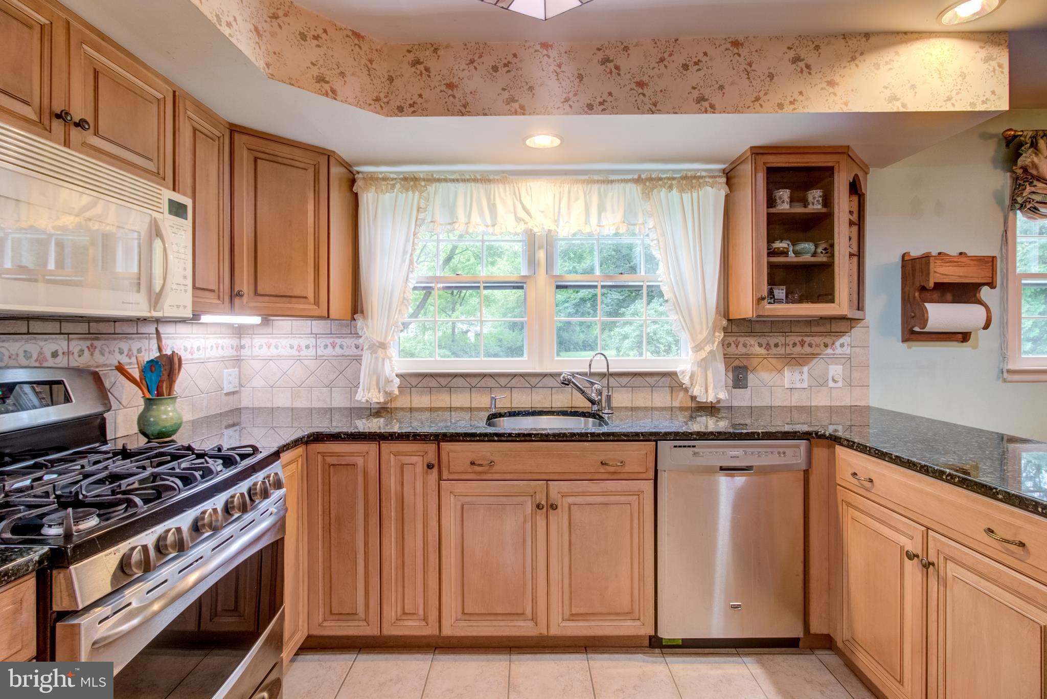 15 Brooktree Road East Windsor, NJ 08520 - Photo 4 of 26 Gallery Image 4