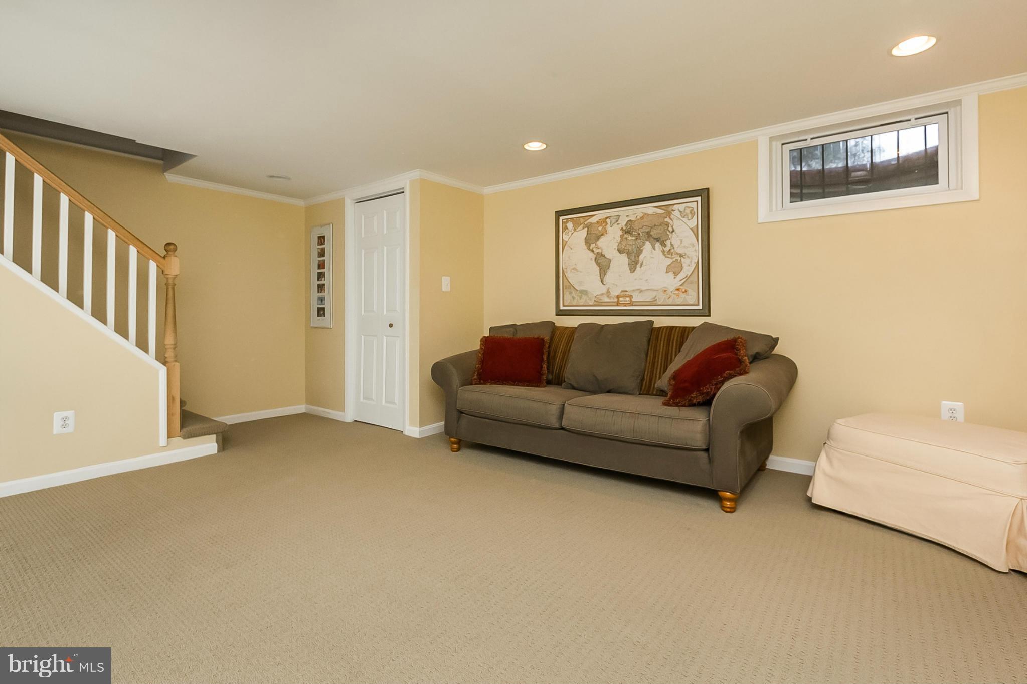 146 Hopkins Road Baltimore, MD 21212 - Photo 14 of 17 Family Room