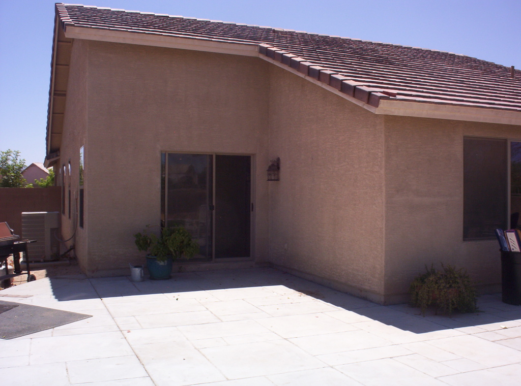 2308 West Apollo Road Phoenix, AZ 85041 - Photo 15 of 17 huge patio
