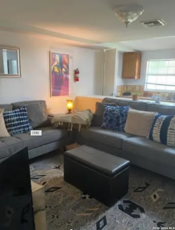$700 | 100 Dinn Drive, Unit 2, San Antonio, TX 78218