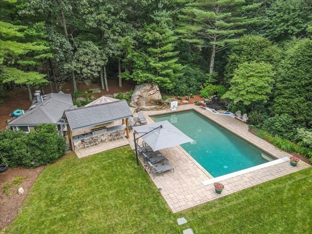 29 Manomet Road Sharon, MA 02067 - Photo 5 of 42 Gallery Image 5