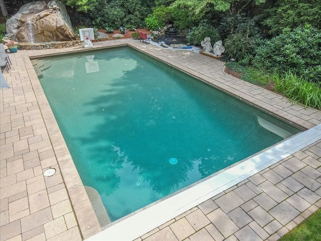 29 Manomet Road Sharon, MA 02067 - Photo 6 of 42 Gallery Image 6