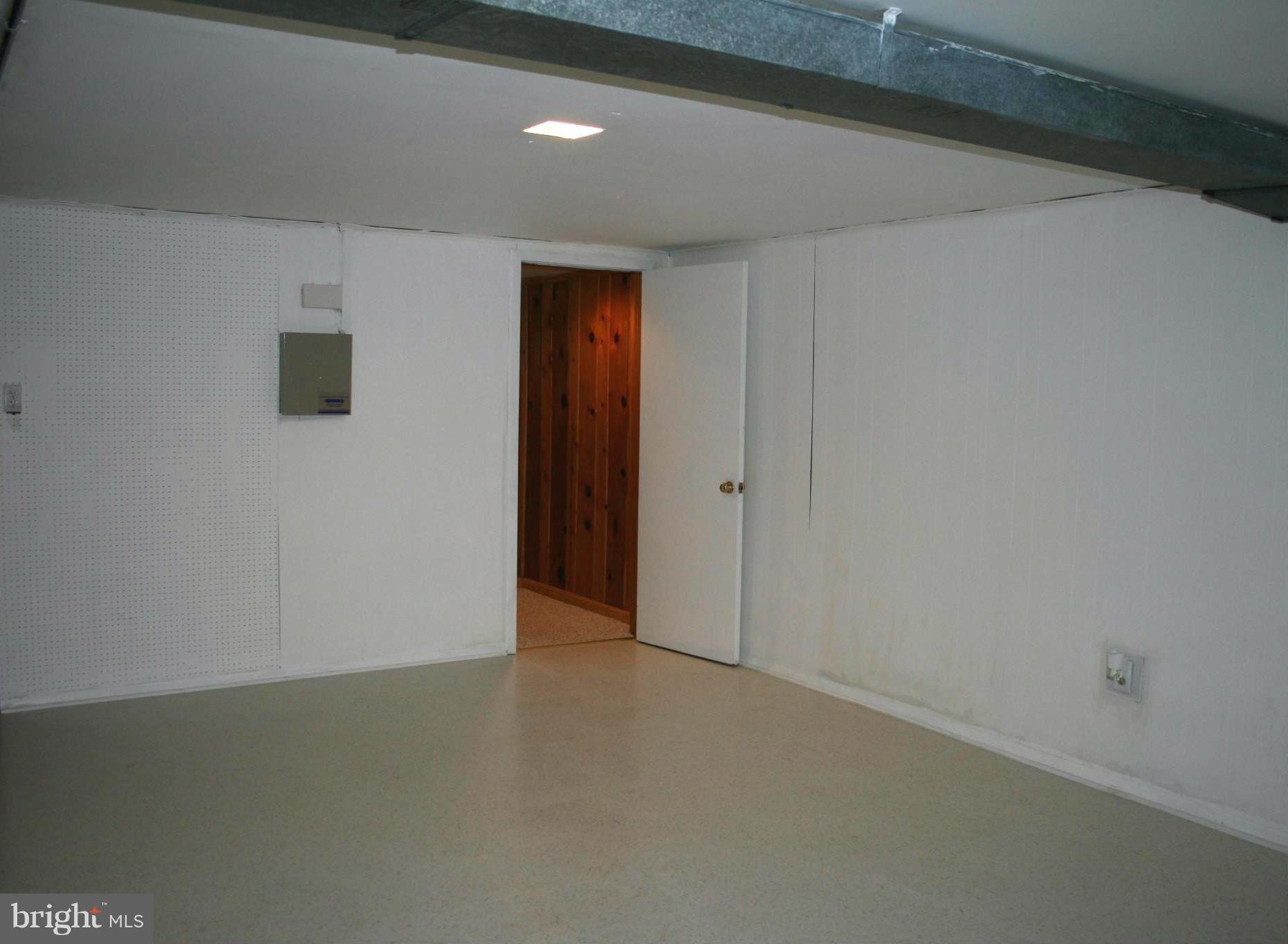 7617 Gresham Street Springfield, VA 22151 - Photo 25 of 28 Work/Storage Room