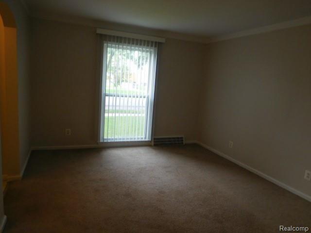 927 West Twelve Mile Road Royal Oak, MI 48073 - Photo 11 of 26