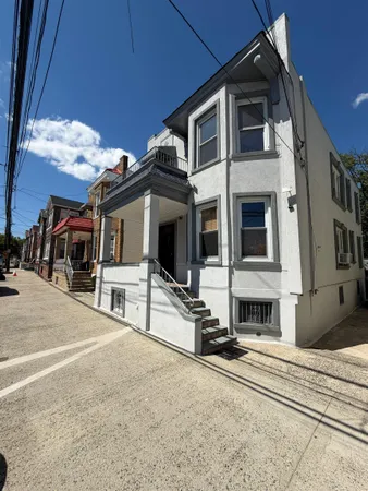 $2,800 | 214 72nd Street, Unit 2, North Bergen, NJ 07047
