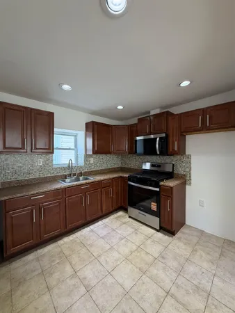 $2,800 | 214 72nd Street, Unit 2, North Bergen, NJ 07047