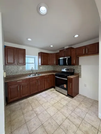 $2,800 | 214 72nd Street, Unit 2, North Bergen, NJ 07047