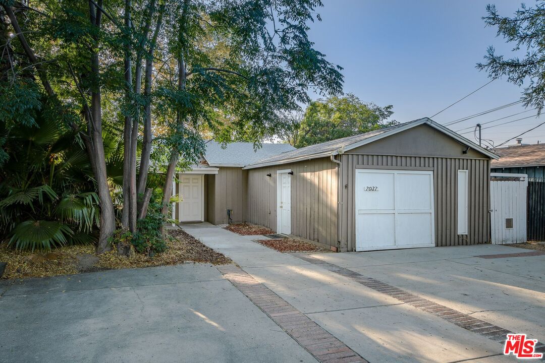 7037 Rhea Avenue Reseda, CA 91335 - Photo 2 of 35 Gallery Image 2