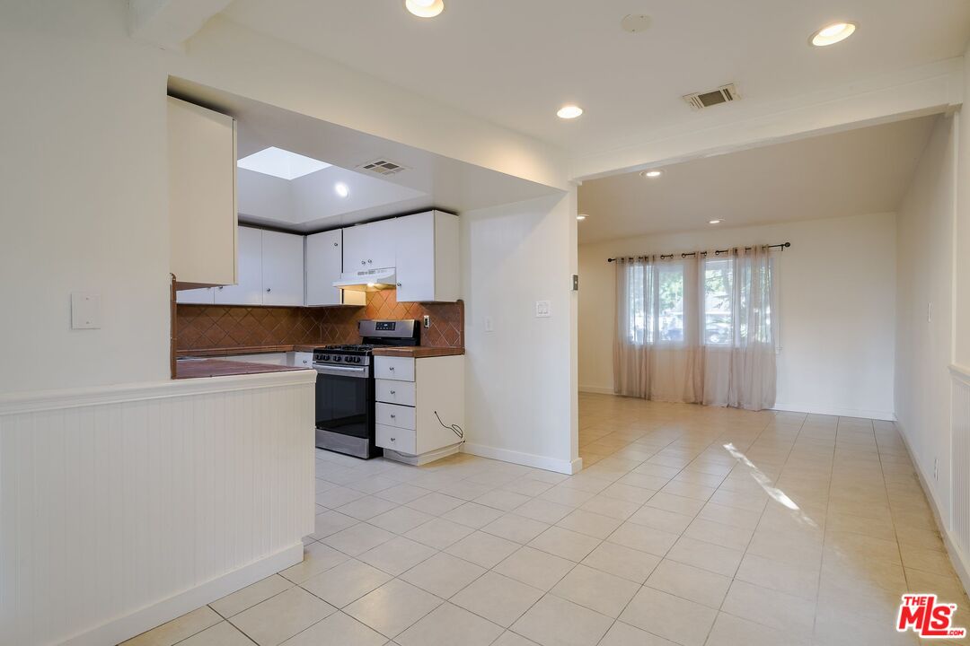 7037 Rhea Avenue Reseda, CA 91335 - Photo 13 of 35 Gallery Image 13
