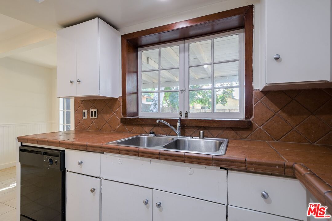 7037 Rhea Avenue Reseda, CA 91335 - Photo 16 of 35 Gallery Image 16