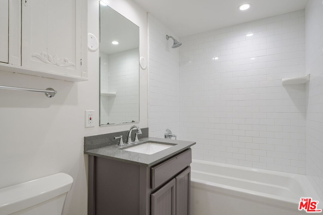 7037 Rhea Avenue Reseda, CA 91335 - Photo 22 of 35 Gallery Image 22
