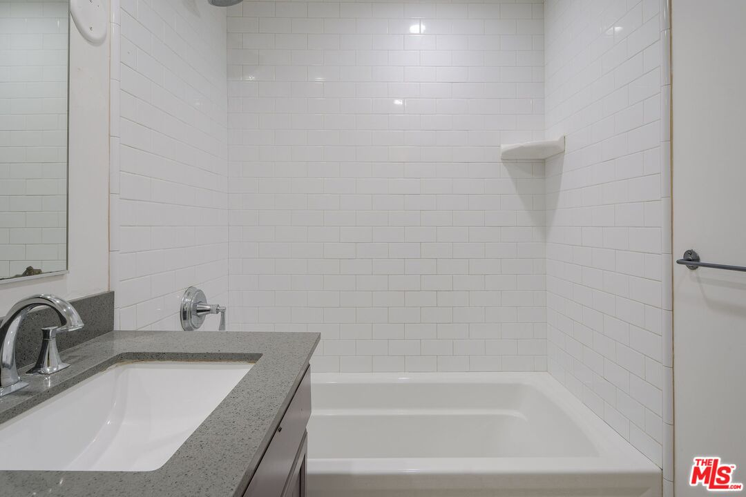 7037 Rhea Avenue Reseda, CA 91335 - Photo 23 of 35 Gallery Image 23