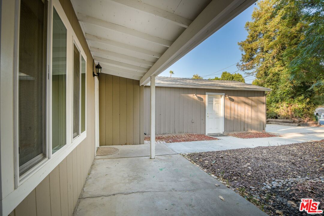 7037 Rhea Avenue Reseda, CA 91335 - Photo 5 of 35 Gallery Image 5