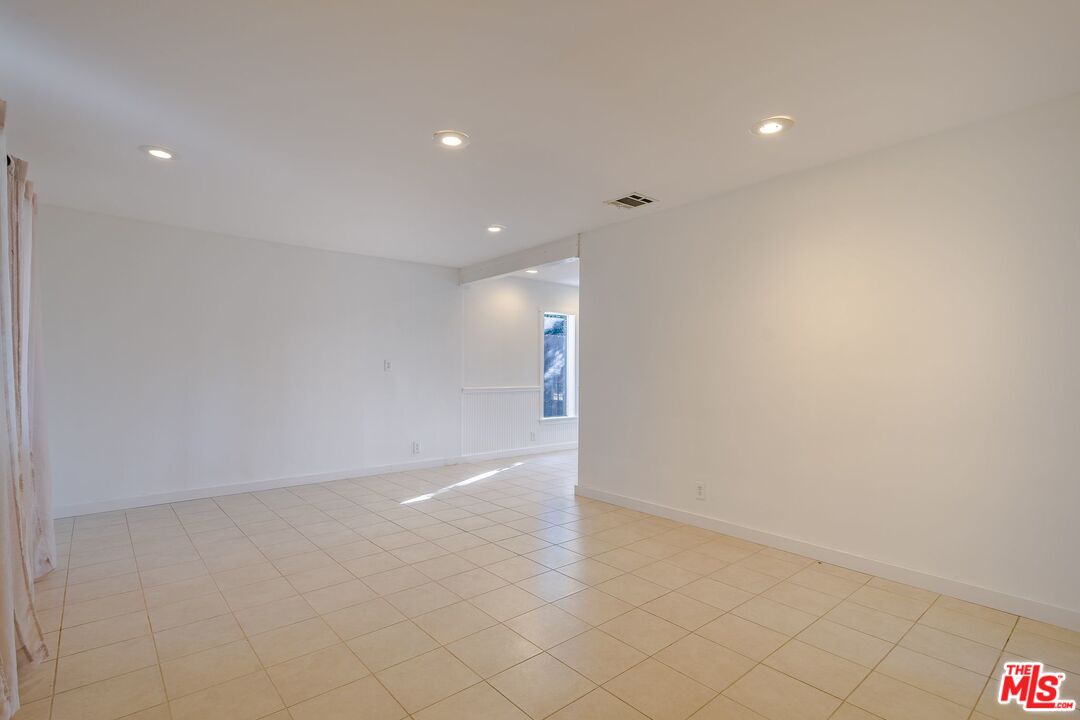 7037 Rhea Avenue Reseda, CA 91335 - Photo 7 of 35 Gallery Image 7