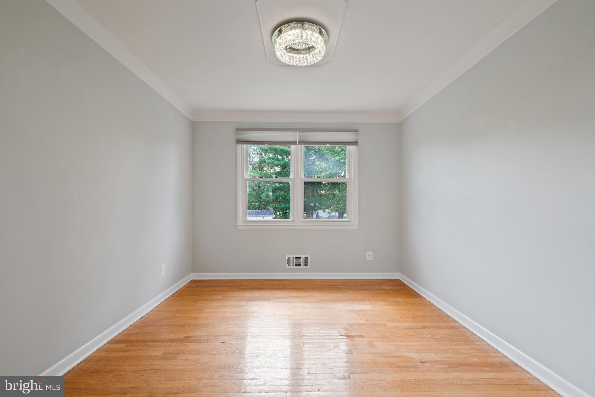 9515 Dawnvale Road Baltimore, MD 21236 - Photo 10 of 34