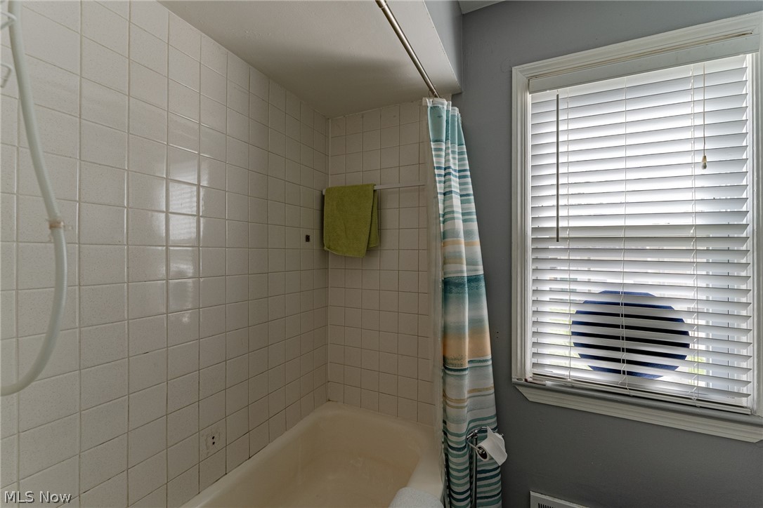 20710 Watson Road Maple Heights, OH 44137 - Photo 15 of 26 Gallery Image 15