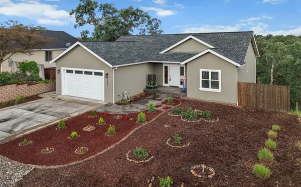 front view of house with a yard