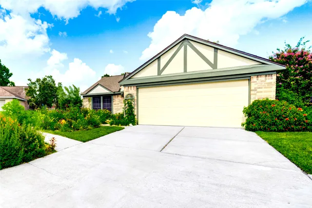 $229,900 | 19407 Glenway Falls Drive, Katy, TX 77449