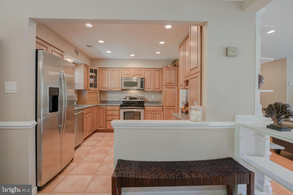 8113 Higham Road Lorton, VA 22079 - Photo 14 of 46 Kitchen