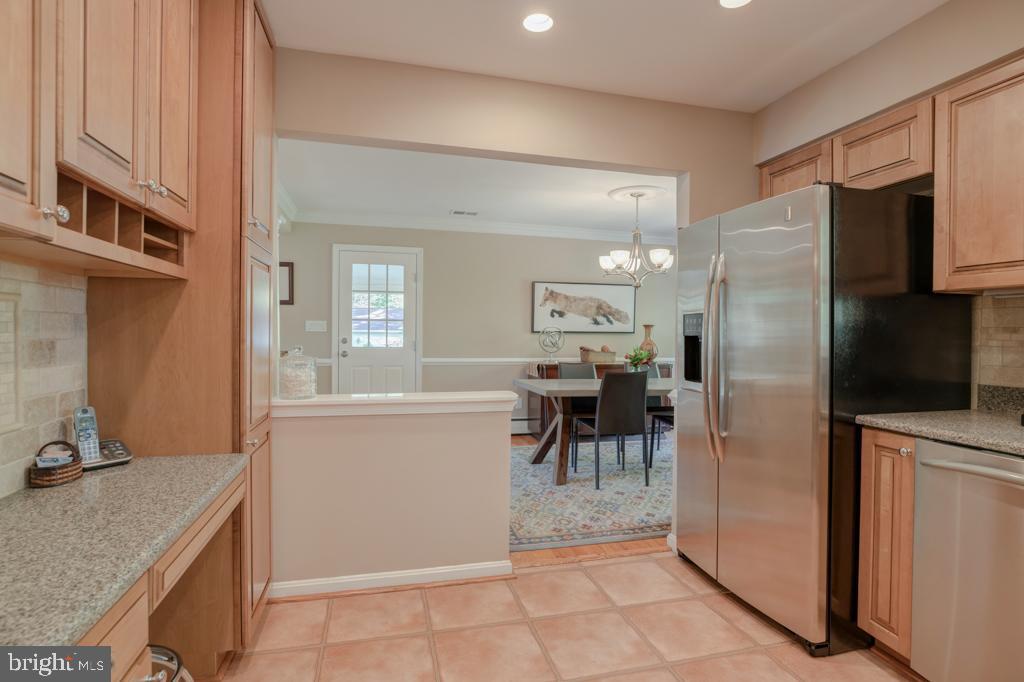 8113 Higham Road Lorton, VA 22079 - Photo 18 of 46 Kitchen
