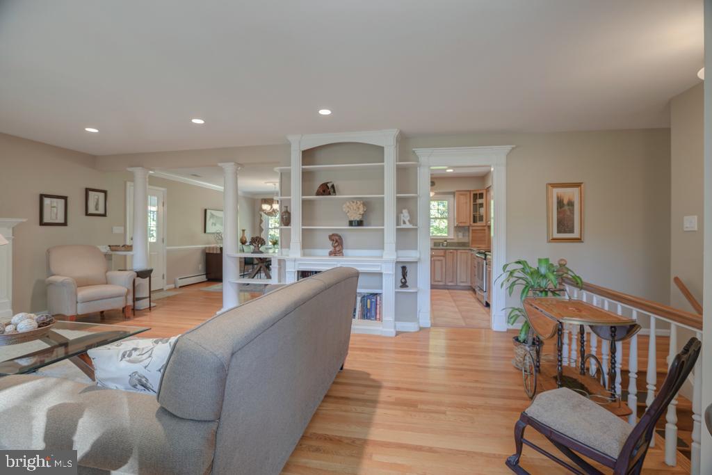 8113 Higham Road Lorton, VA 22079 - Photo 4 of 46 Living Room