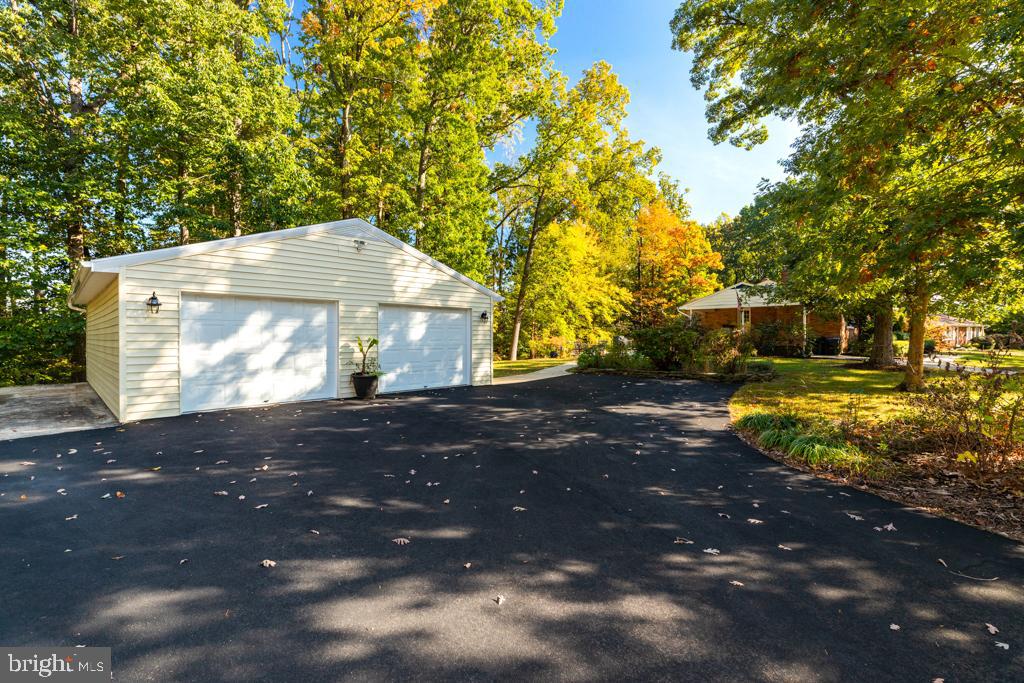 8113 Higham Road Lorton, VA 22079 - Photo 43 of 46 Garage