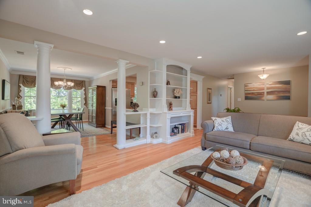 8113 Higham Road Lorton, VA 22079 - Photo 9 of 46 Living Room
