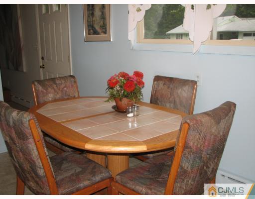 4 Windsor Road Edison, NJ 08817 - Photo 3 of 10