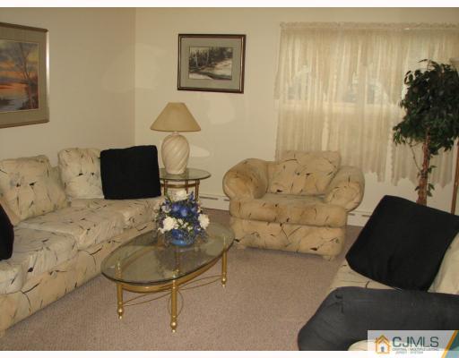 4 Windsor Road Edison, NJ 08817 - Photo 6 of 10