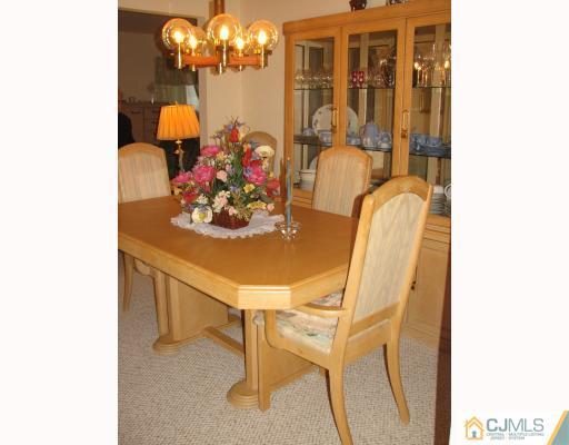 4 Windsor Road Edison, NJ 08817 - Photo 7 of 10
