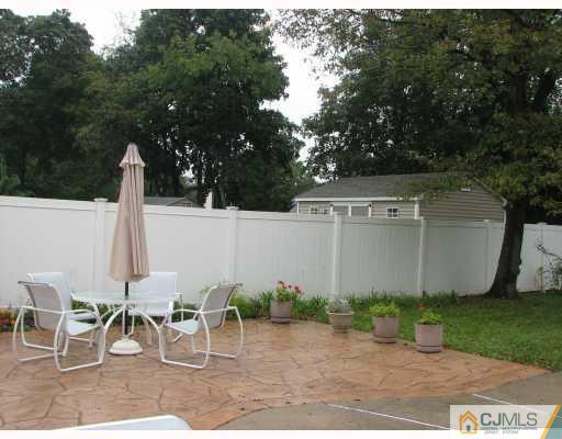 4 Windsor Road Edison, NJ 08817 - Photo 9 of 10