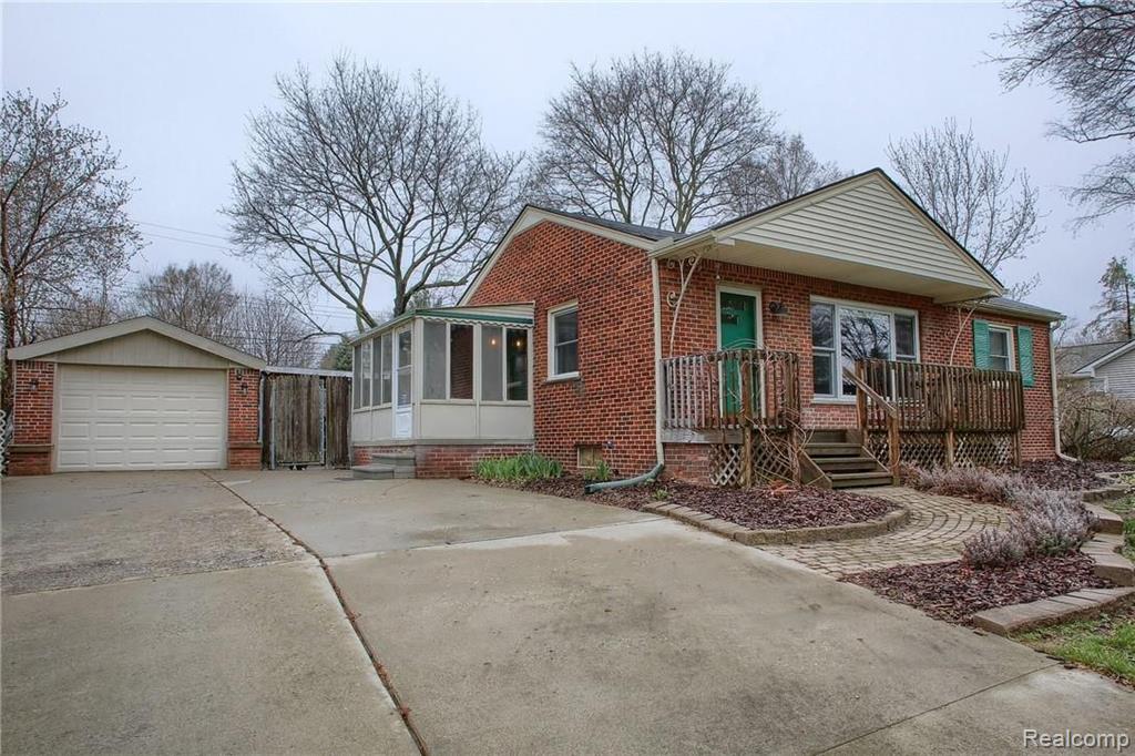 165 Texas Avenue Rochester Hills, MI 48309 - Photo 3 of 35