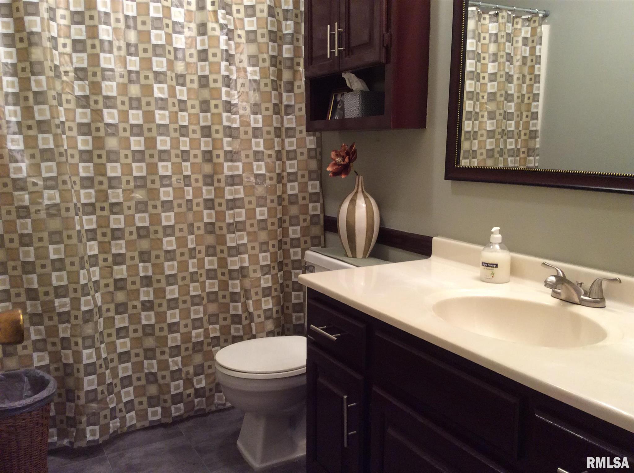 10801 East Cedar Hls Road Mount Vernon, IL 62864 - Photo 11 of 31 Gallery Image 11