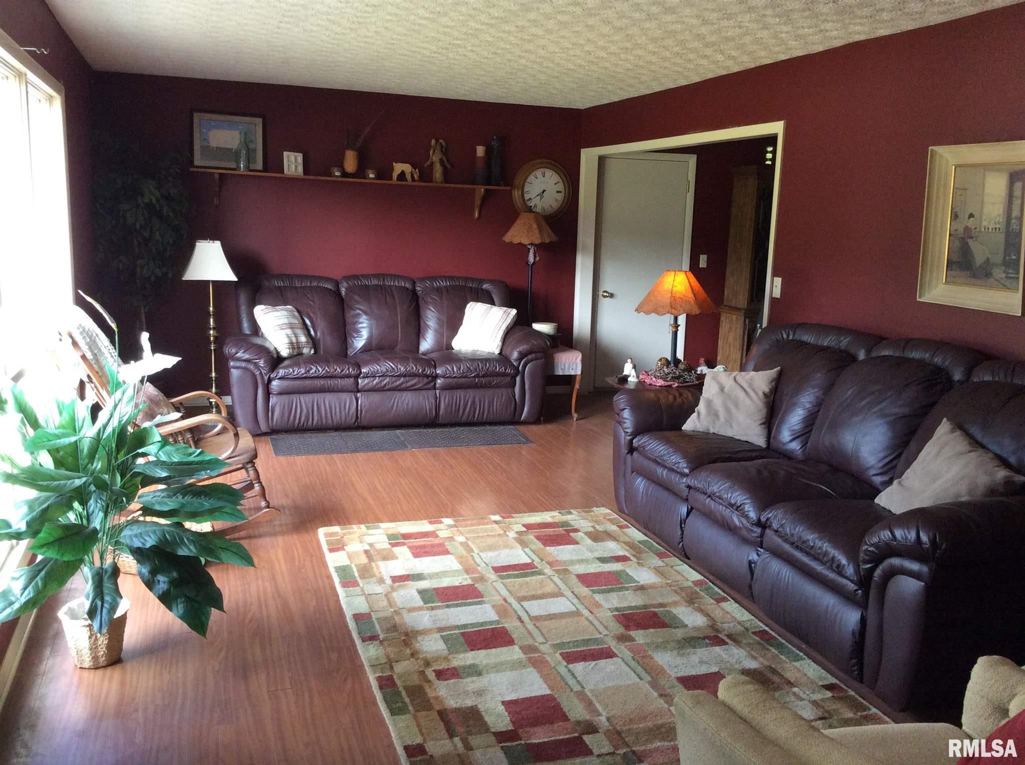 10801 East Cedar Hls Road Mount Vernon, IL 62864 - Photo 2 of 31 Gallery Image 2