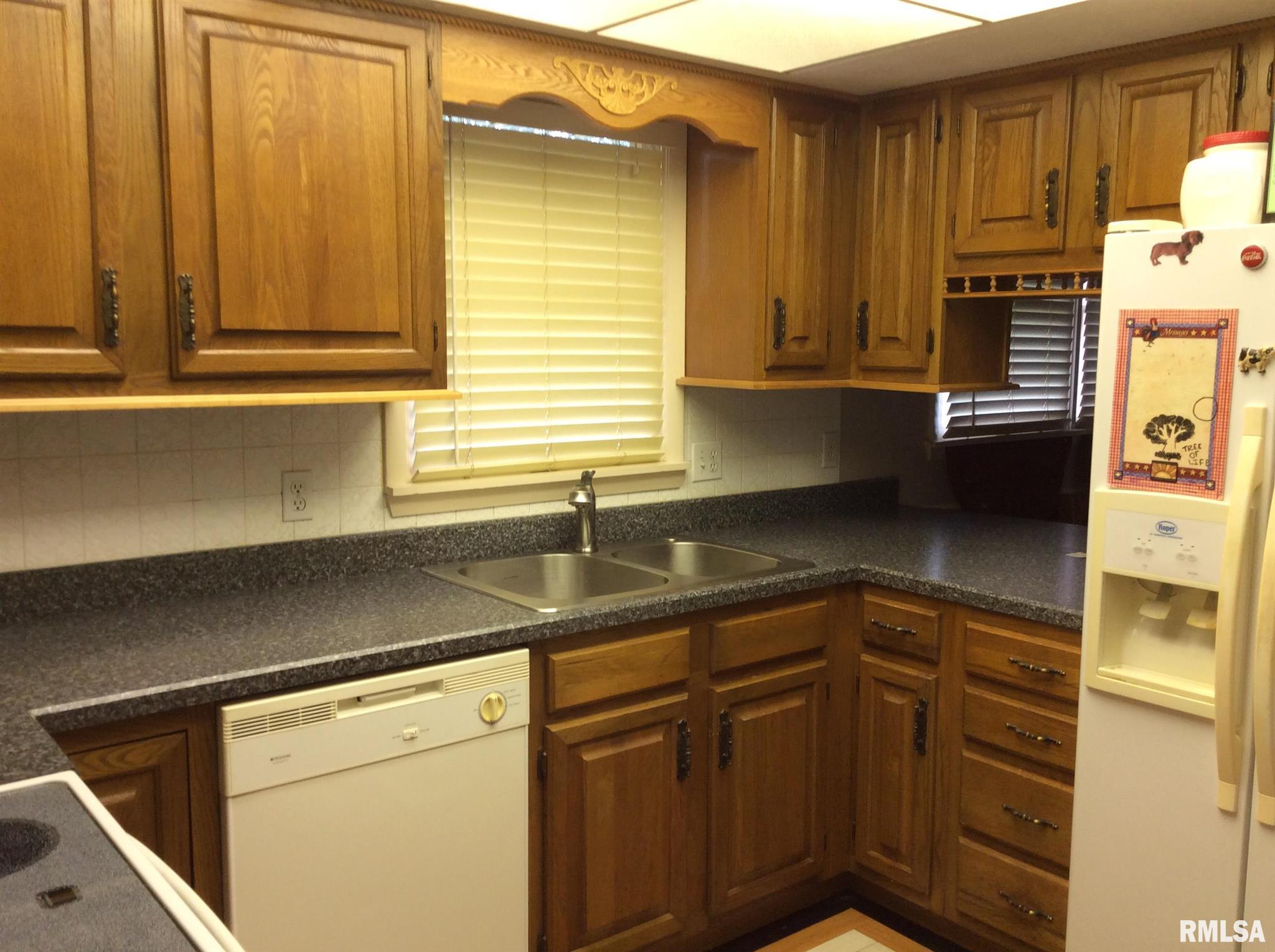 10801 East Cedar Hls Road Mount Vernon, IL 62864 - Photo 6 of 31 Gallery Image 6