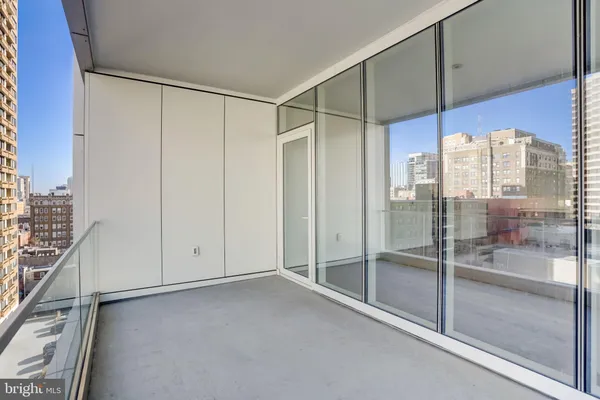 $9,800 | 301 South Broad Street, Unit 1201, Philadelphia, PA 19107