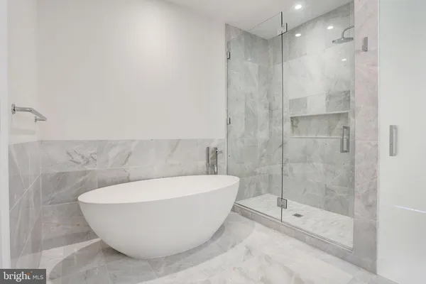 $9,800 | 301 South Broad Street, Unit 1201, Philadelphia, PA 19107