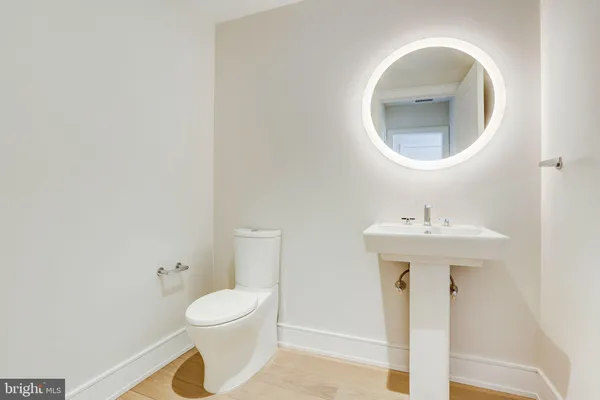 $9,800 | 301 South Broad Street, Unit 1201, Philadelphia, PA 19107
