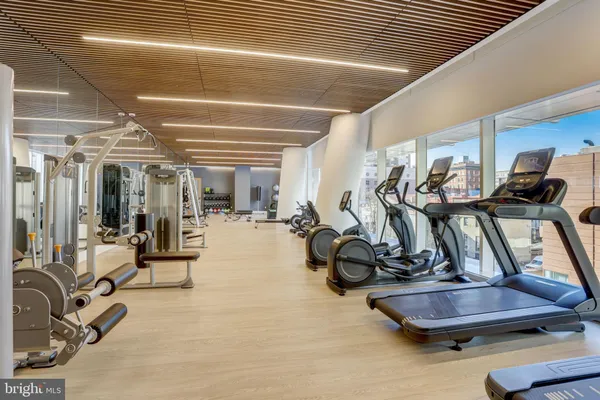 $9,800 | 301 South Broad Street, Unit 1201, Philadelphia, PA 19107