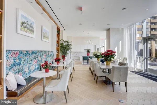 $9,800 | 301 South Broad Street, Unit 1201, Philadelphia, PA 19107