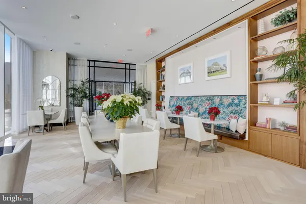 $9,800 | 301 South Broad Street, Unit 1201, Philadelphia, PA 19107