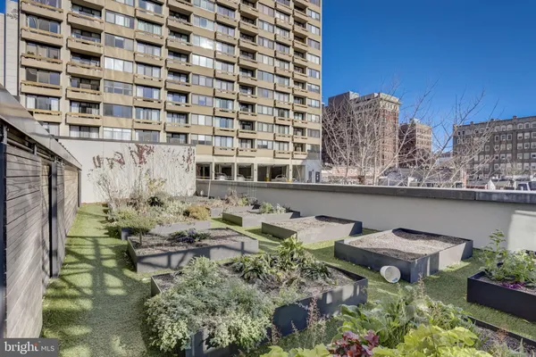 $9,800 | 301 South Broad Street, Unit 1201, Philadelphia, PA 19107