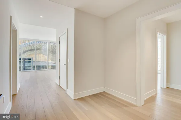$9,800 | 301 South Broad Street, Unit 1201, Philadelphia, PA 19107