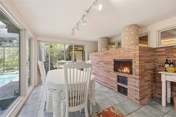 $1,055,000 | 2074 Northwest 11th Road, Gainesville, FL 32605