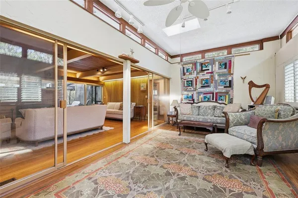$1,055,000 | 2074 Northwest 11th Road, Gainesville, FL 32605