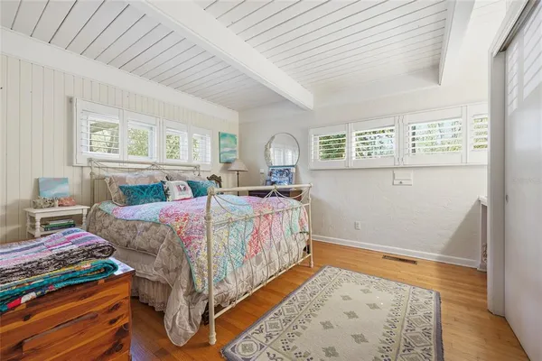 $1,055,000 | 2074 Northwest 11th Road, Gainesville, FL 32605